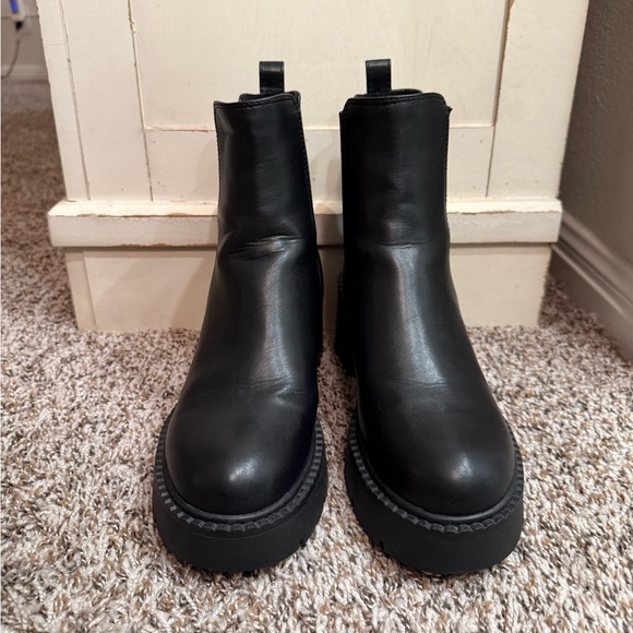 Madden Girl Platform Chelsea Boots - Picture 2 of 10